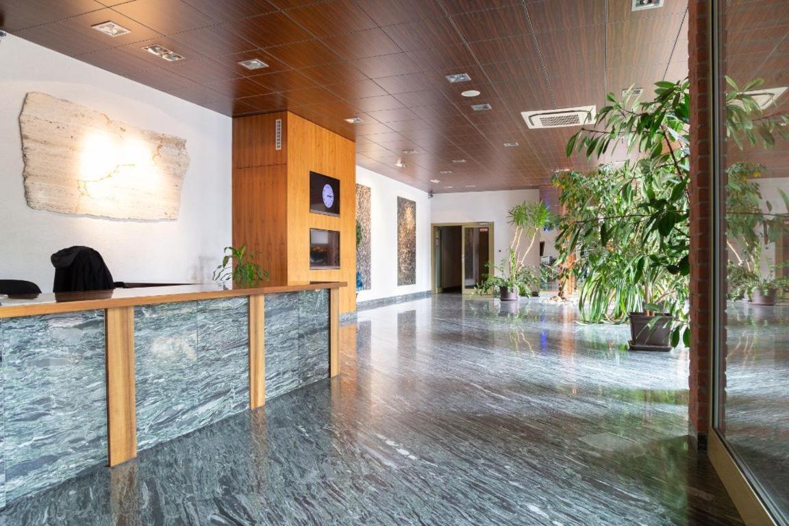 Great Tourist And Business Apartment Near Center Bratislava Eksteriør billede