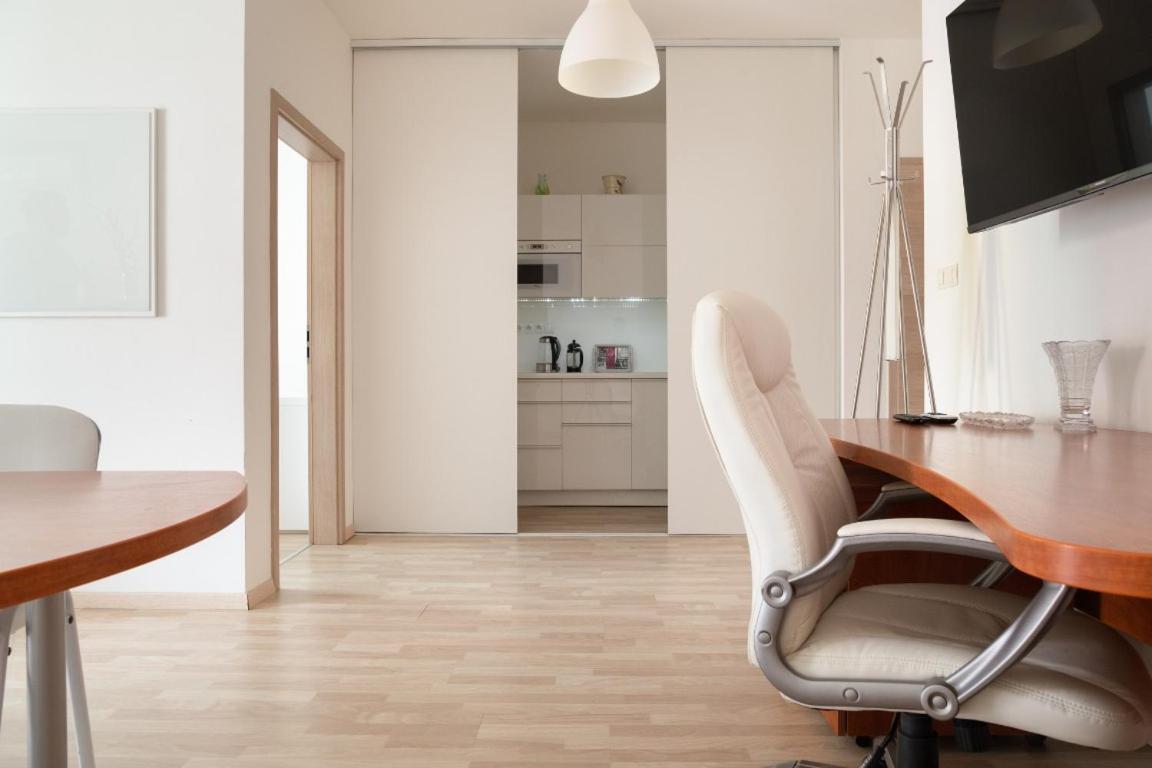 Great Tourist And Business Apartment Near Center Bratislava Eksteriør billede