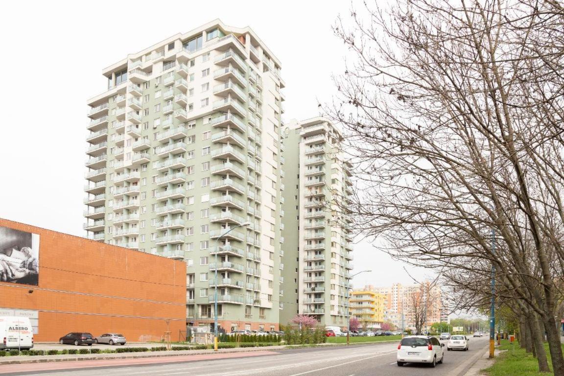 Great Tourist And Business Apartment Near Center Bratislava Eksteriør billede